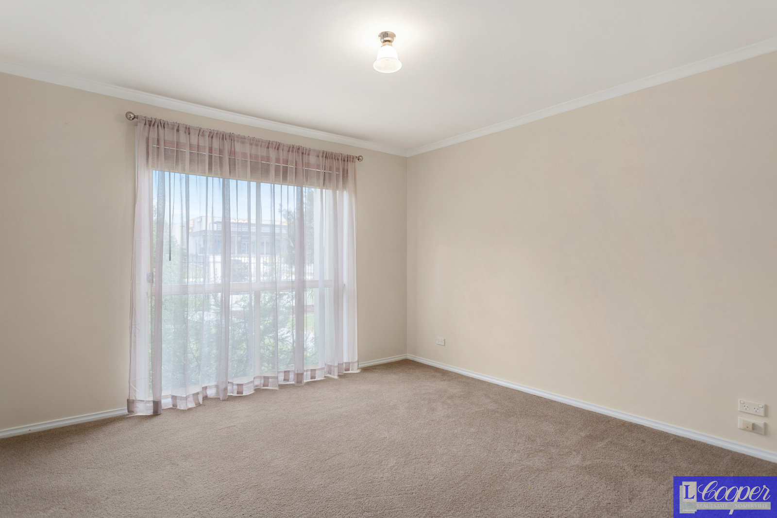 021_Open2view_ID610448-1_28_Eramosa_Road__West