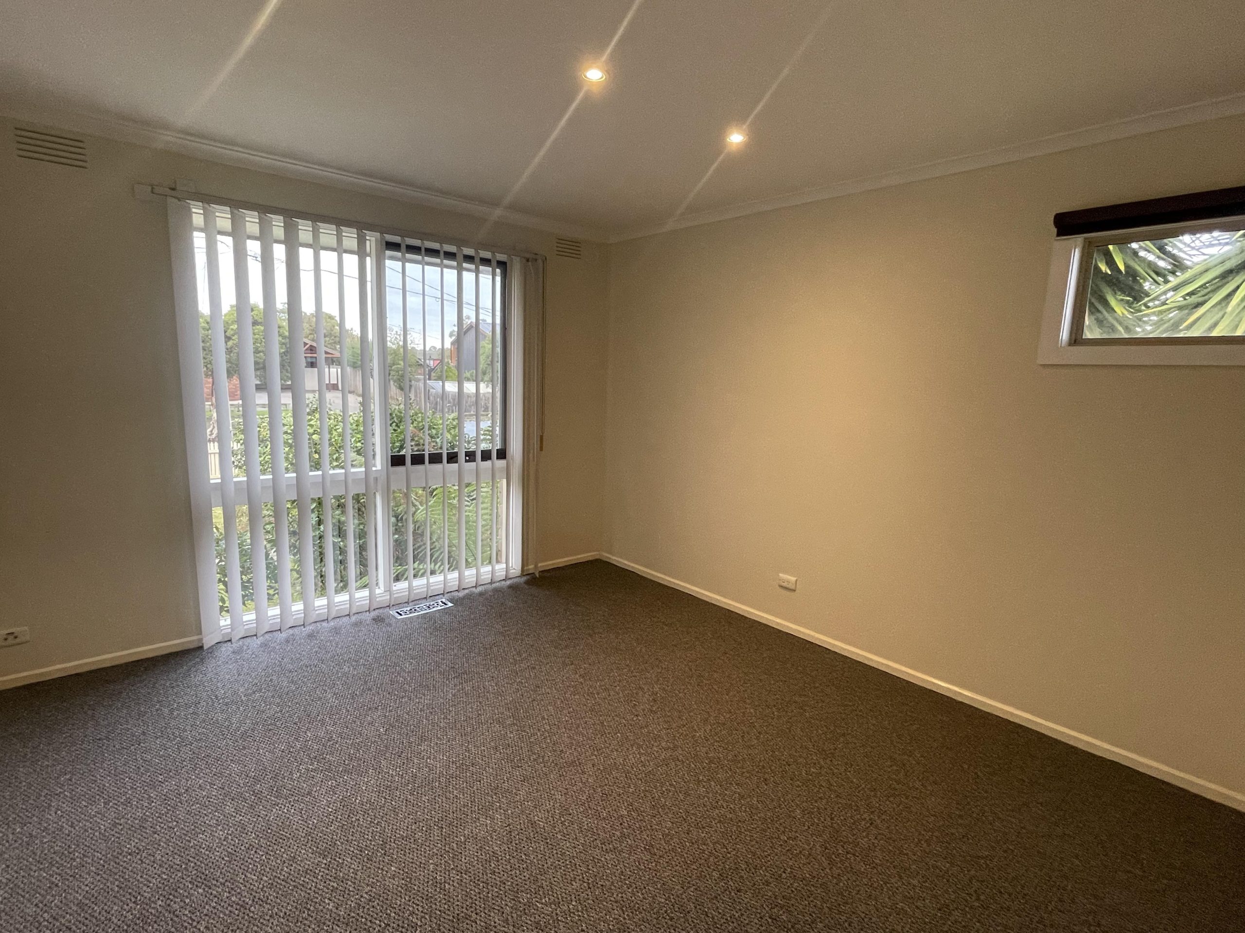 353081569_214076998211932_1395278255044014462_n