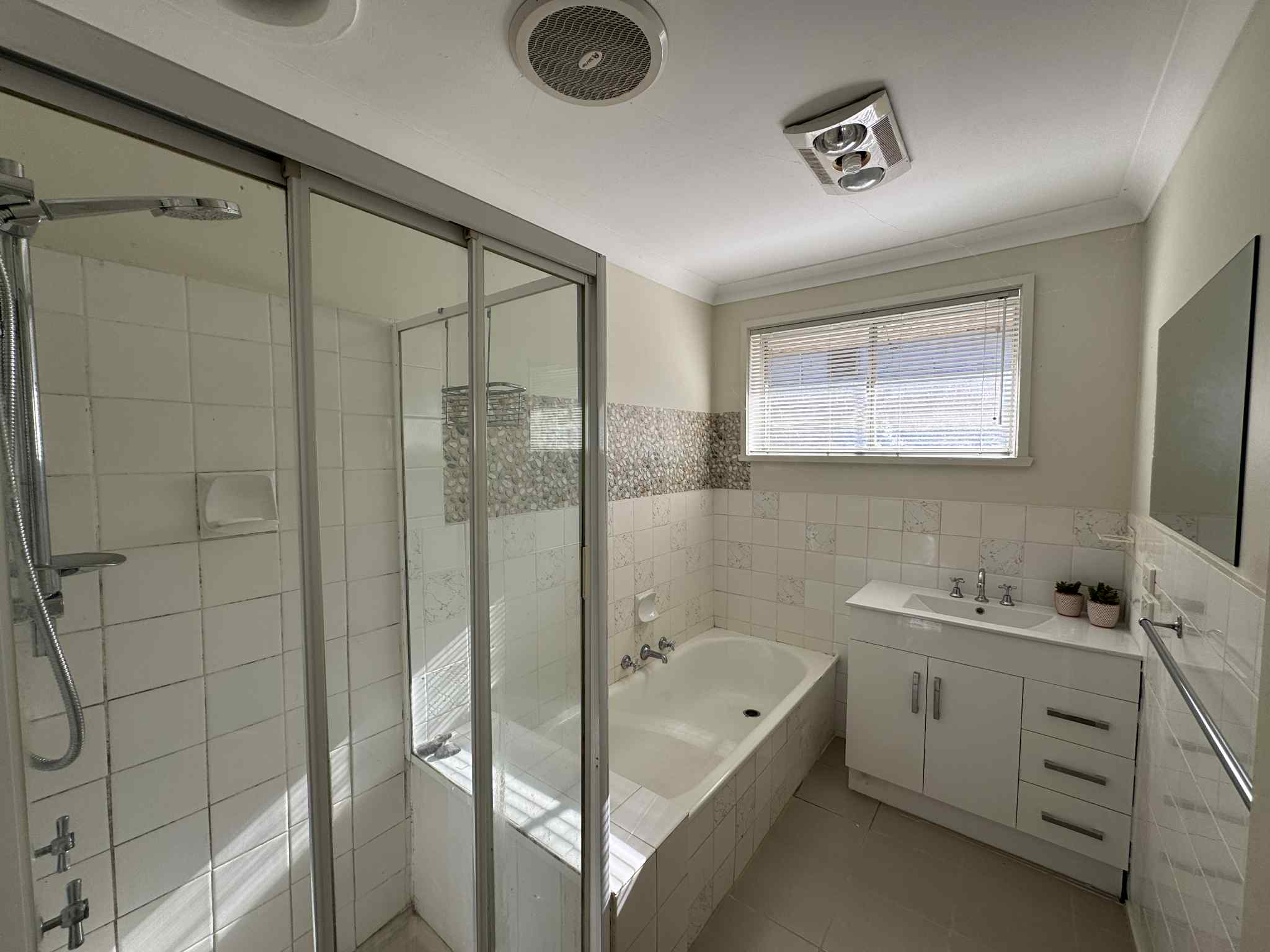 8f41615a-27a0-4f34-ab47-da42bf7f1ffe