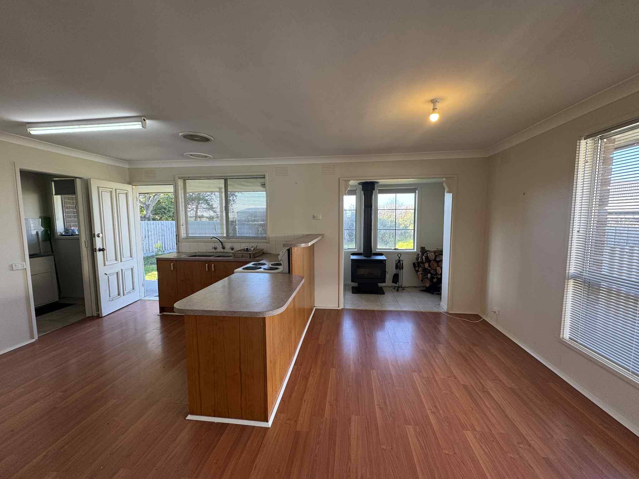 f33230ca-497c-4278-a560-b87b9573849f