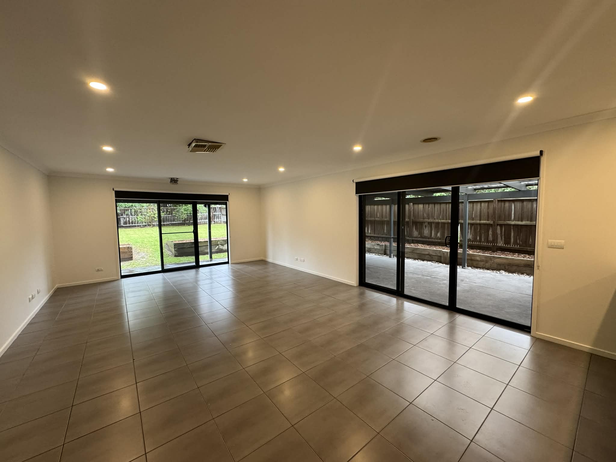 992f9332-0d9b-4be8-bf4c-0e7c90f13515 992f9332-0d9b-4be8-bf4c-0e7c90f13515