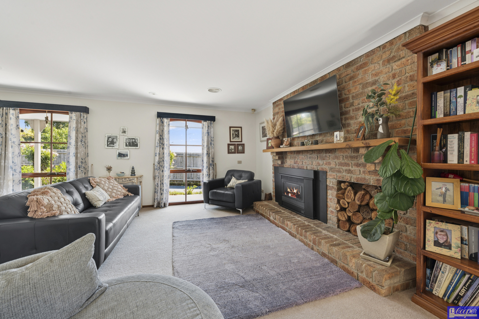 001_Open2view_ID988867-8_Blackwood_Rise