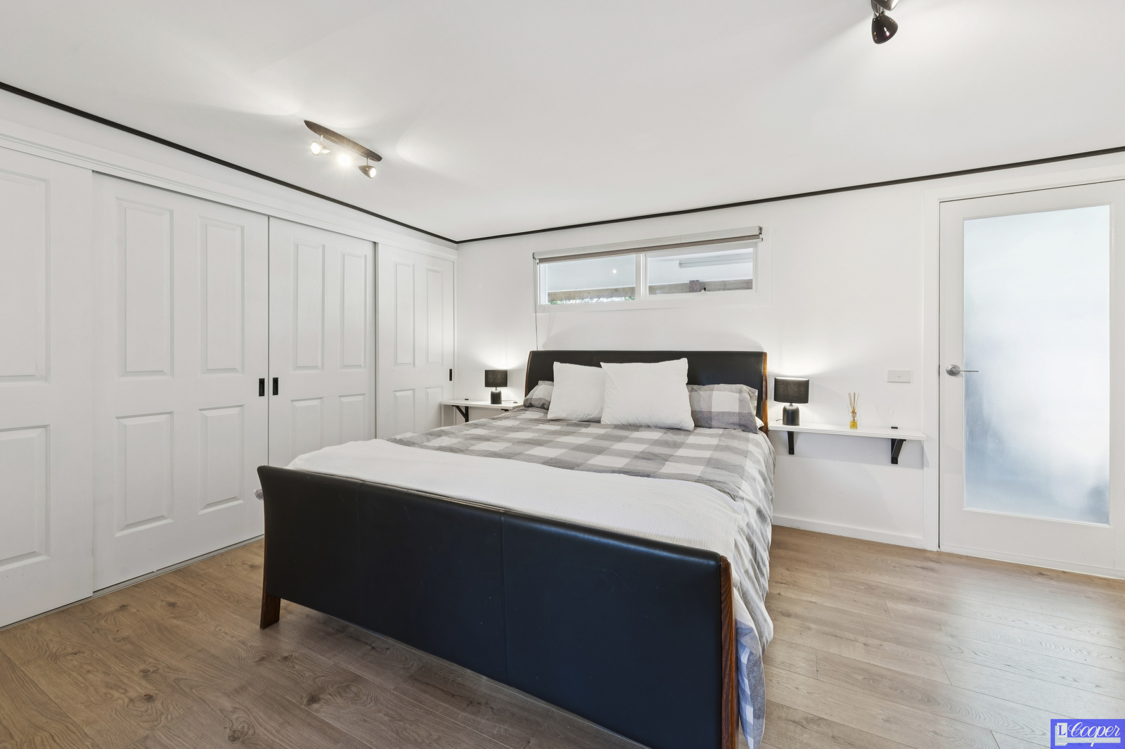 011_Open2view_ID988865-11_Leonina_Court