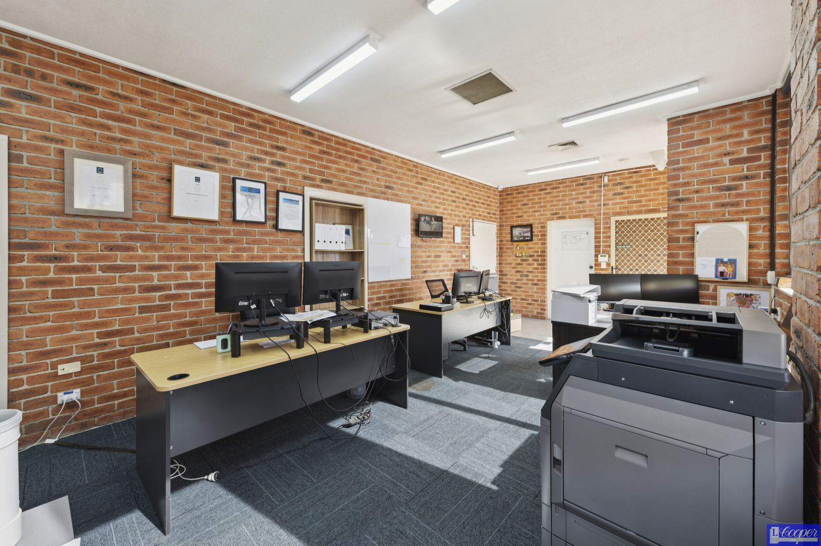 004_Open2view_ID993866-5_Arduina_Street