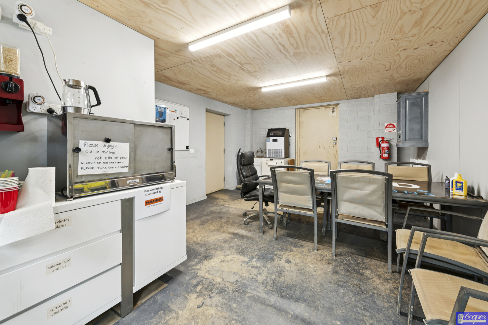 006_Open2view_ID993866-5_Arduina_Street