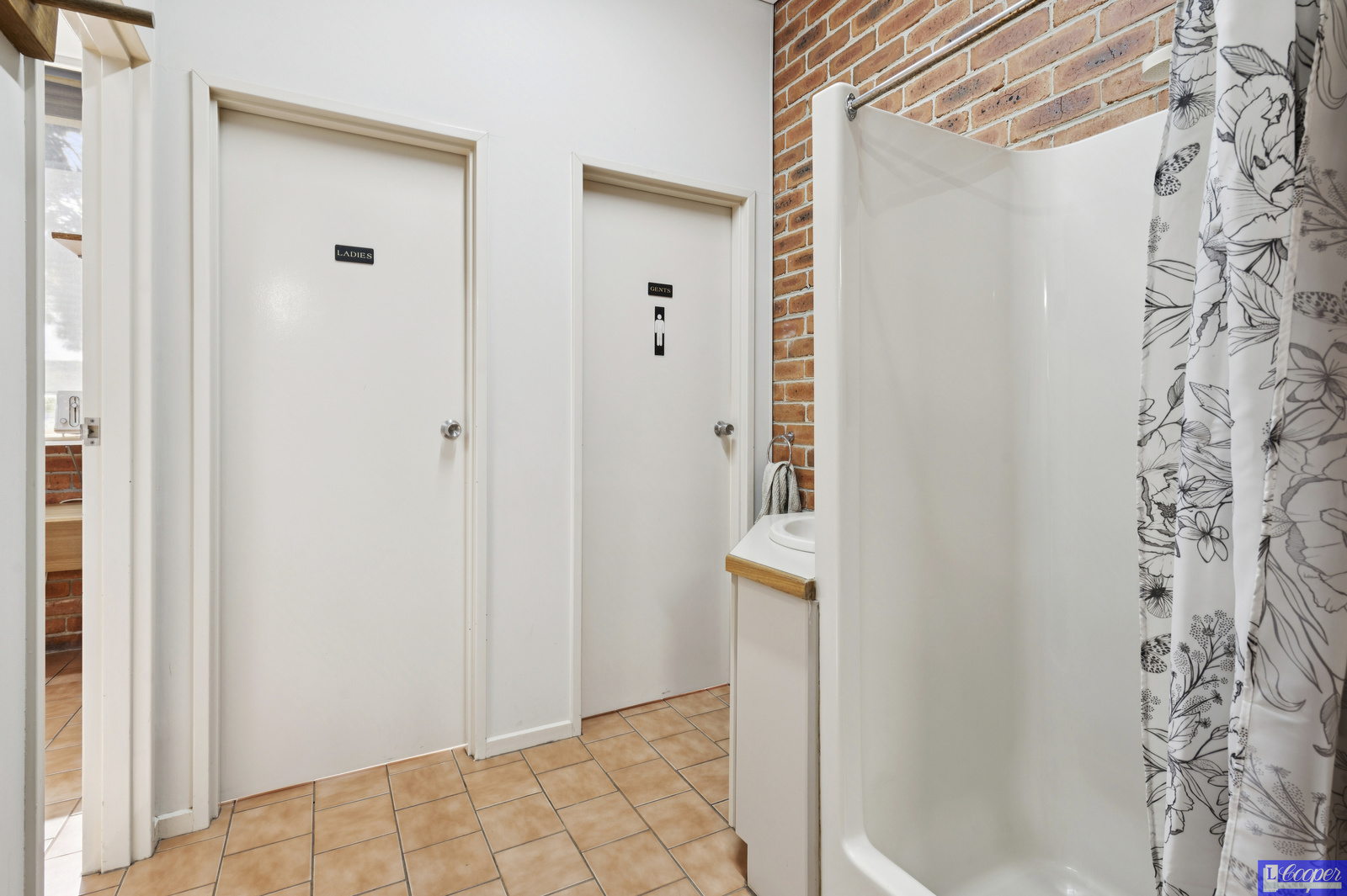 007_Open2view_ID993866-5_Arduina_Street