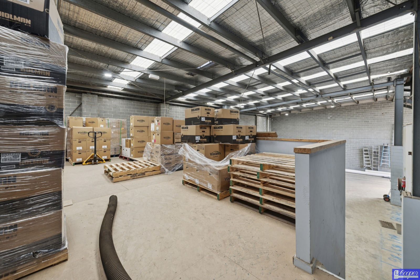 011_Open2view_ID993866-5_Arduina_Street