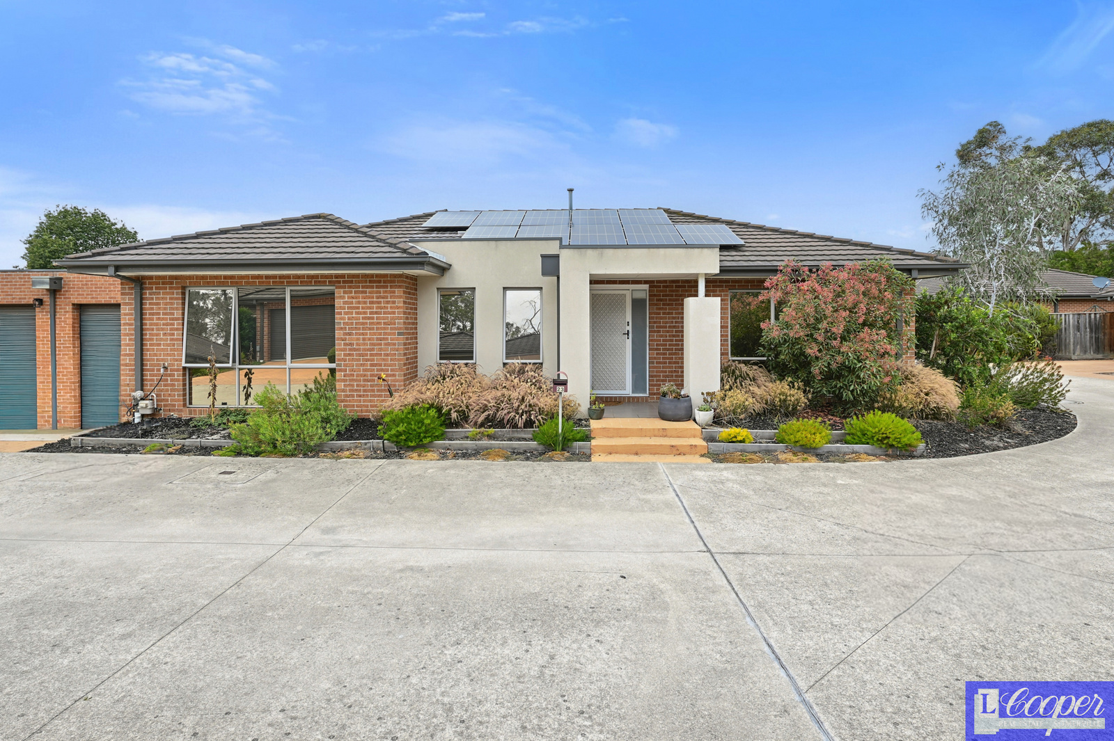 001_Open2view_ID1001554-23_300_High_Street