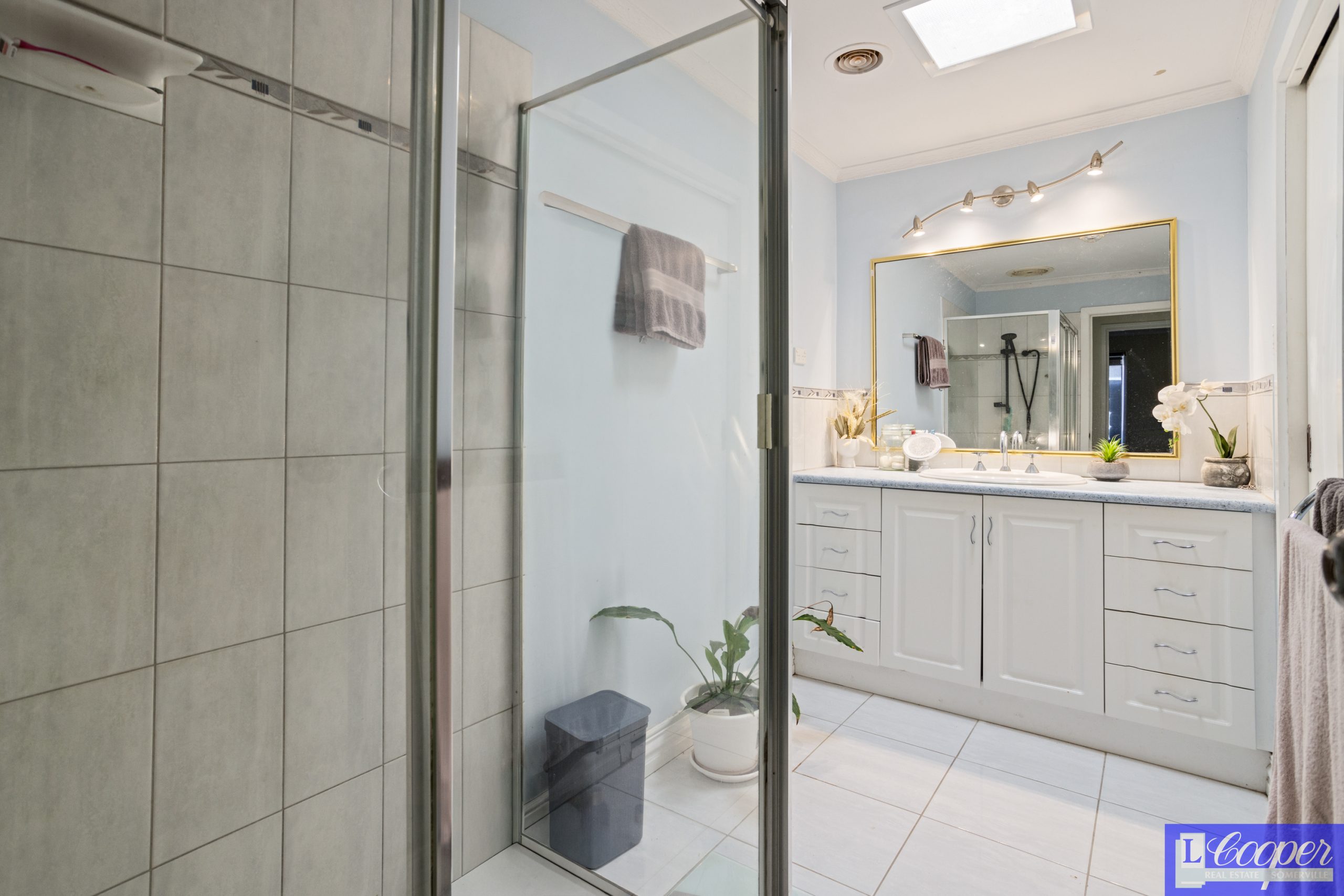 008_Open2view_ID1004170-10_Sinclair_Street