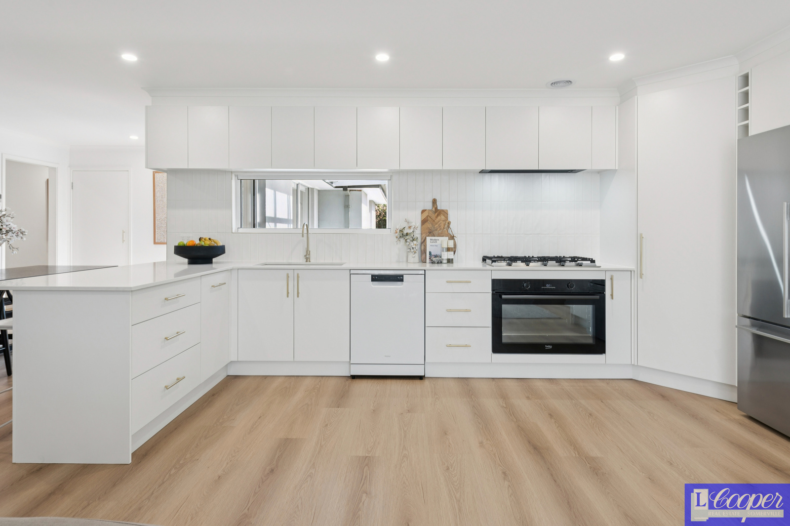 014_Open2view_ID1011566-24_Cedar_Drive