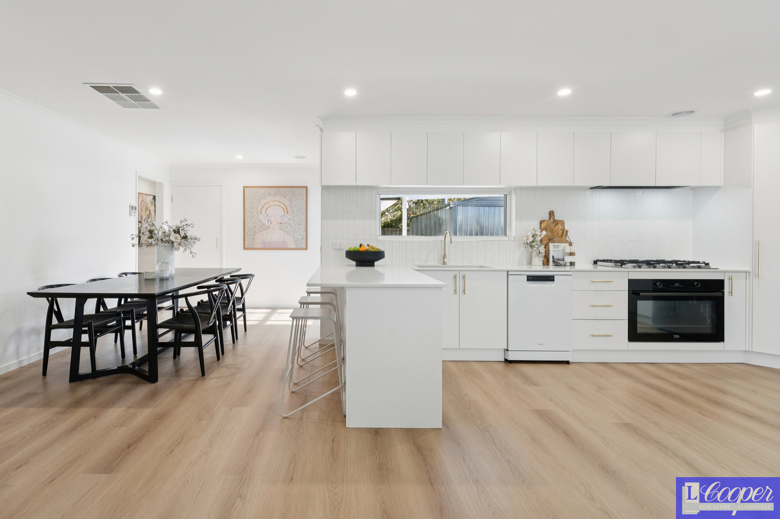 015_Open2view_ID1011566-24_Cedar_Drive