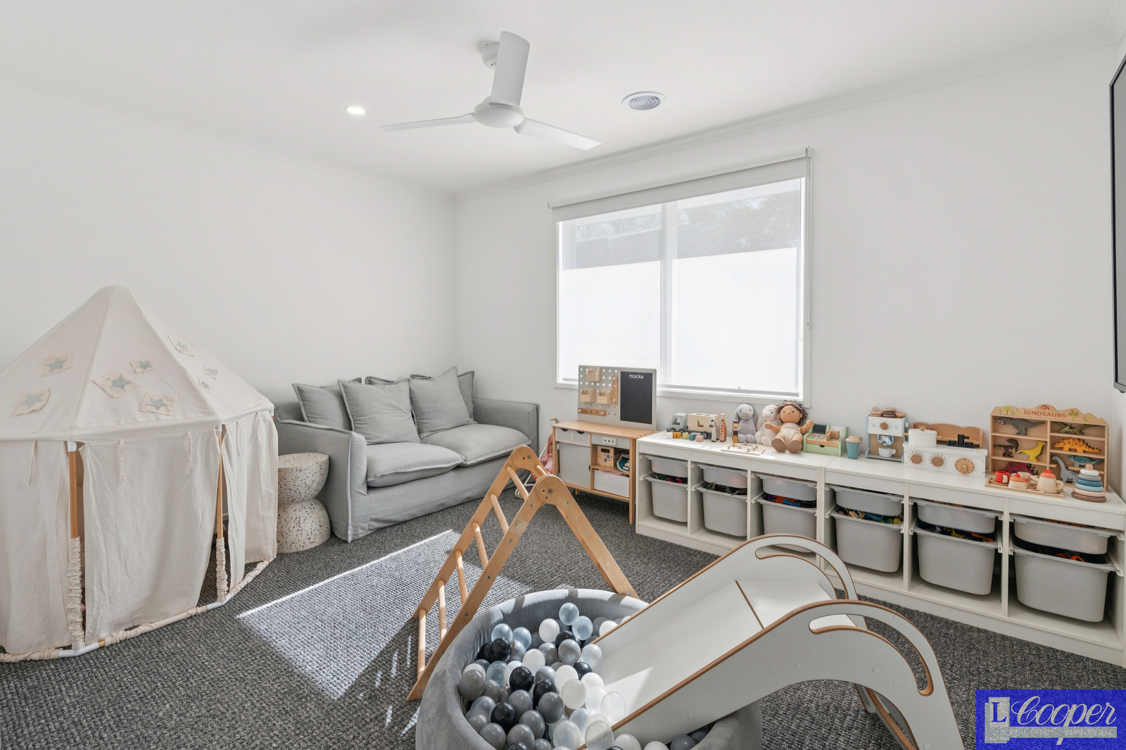 020_Open2view_ID1011566-24_Cedar_Drive