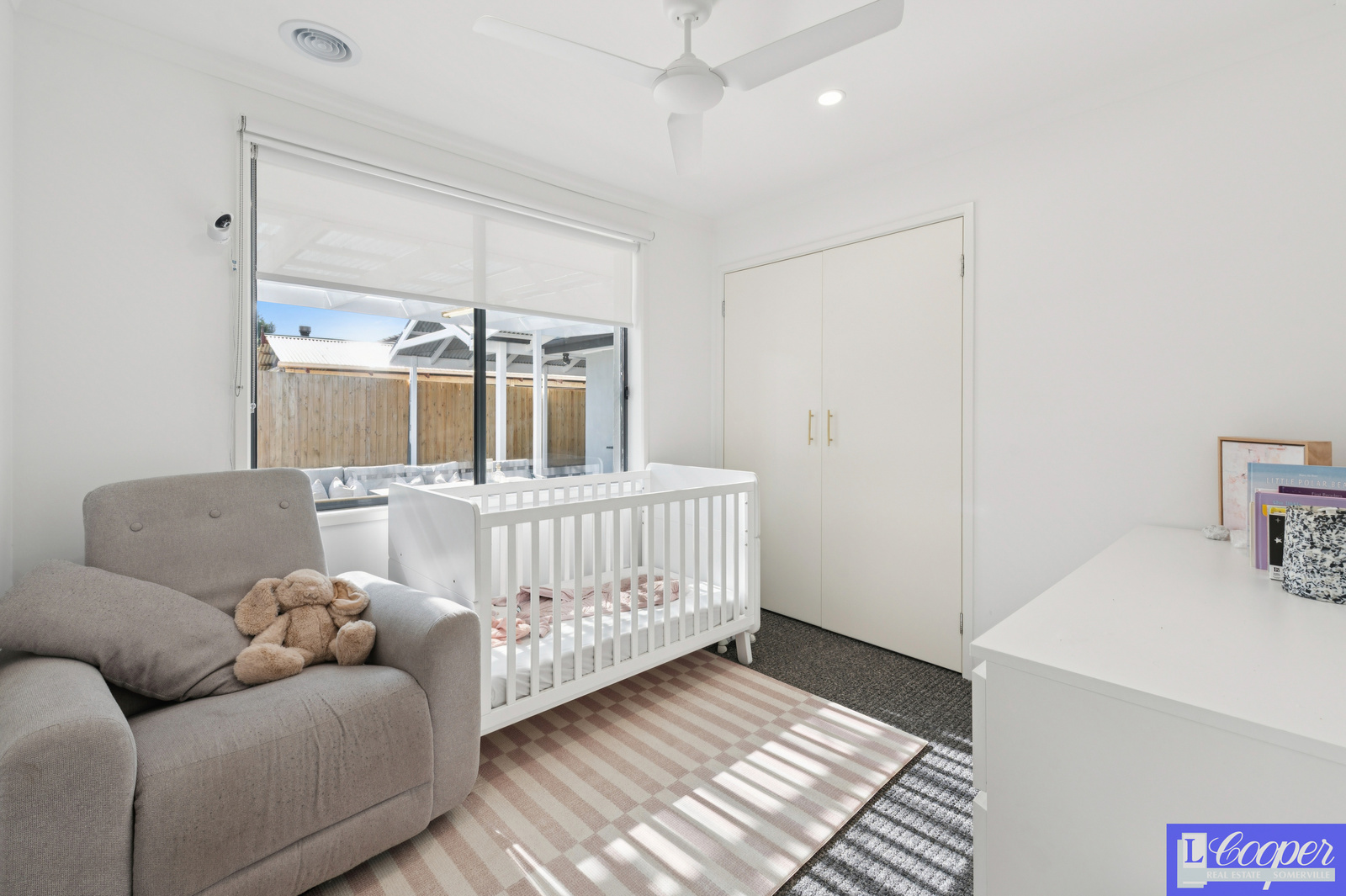 021_Open2view_ID1011566-24_Cedar_Drive