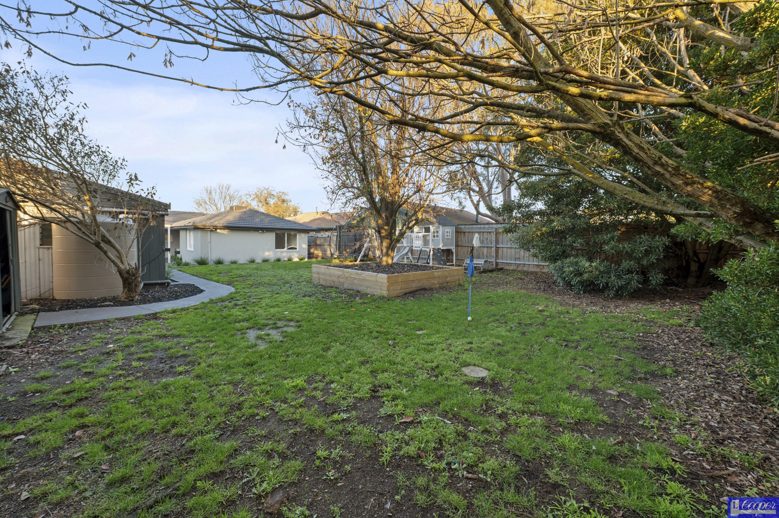 028_Open2view_ID1011566-24_Cedar_Drive